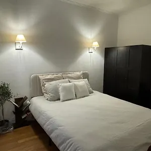 White Appartement Paris